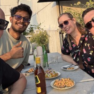 colombo: dodgy bar tour local snacks and drinks